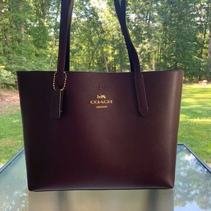 Coach bucket shoulder tote